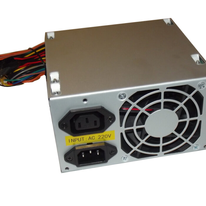 Fuente ATX Xtreme 600w 24+4 pin - conector SATA